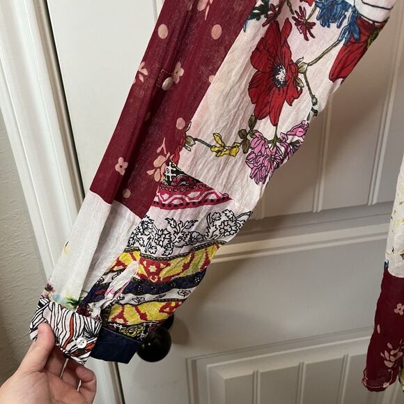 Magazine Floral Sheer Boho Red Blue V Neck Blouse Top Size M Roll Tab Sleeve - Picture 10 of 13